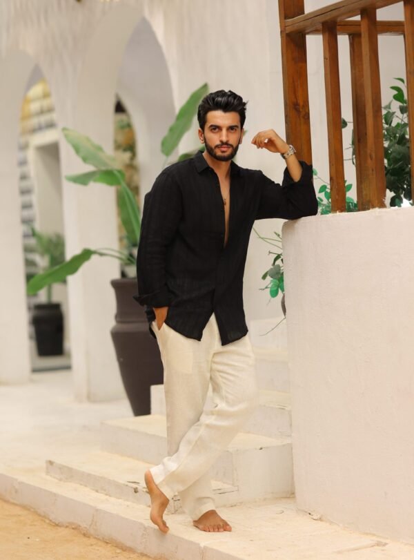 Men Regular Fit Solid Casual Shirt (Black) - Image 2