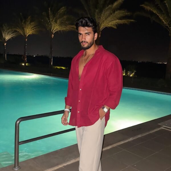 Men Regular Fit Solid long sleeve Casual Shirt